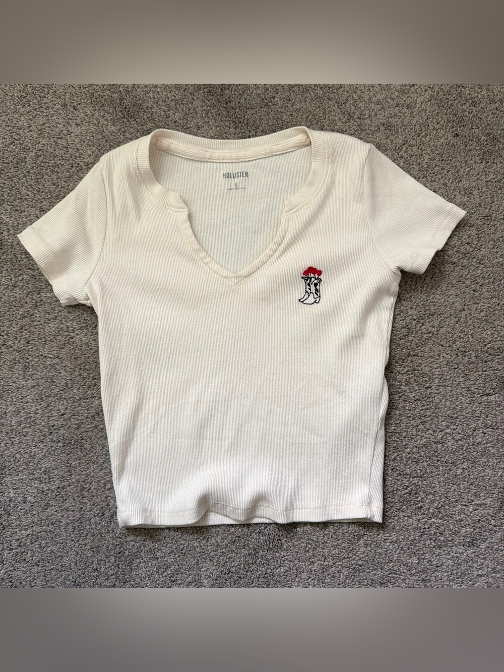 Hollister Cream V-Neck Ribbed Tee with Embroidered Boots